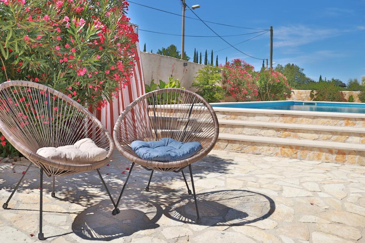 Villa Grand Pinea Cilipi Exterior photo
